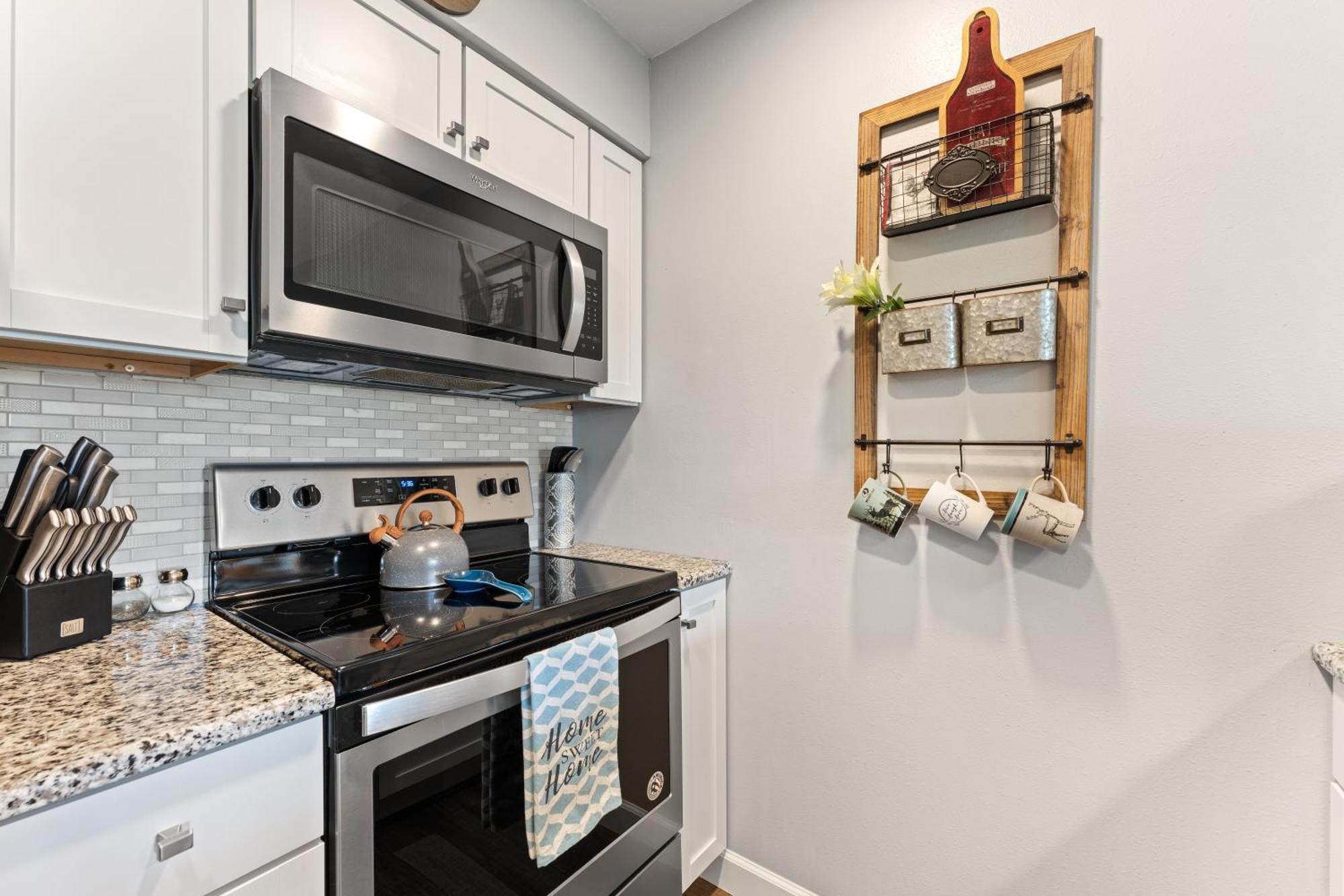 Apartment Free Silver Dollar Tickets & Other Attractions! Branson, Walk-in Available